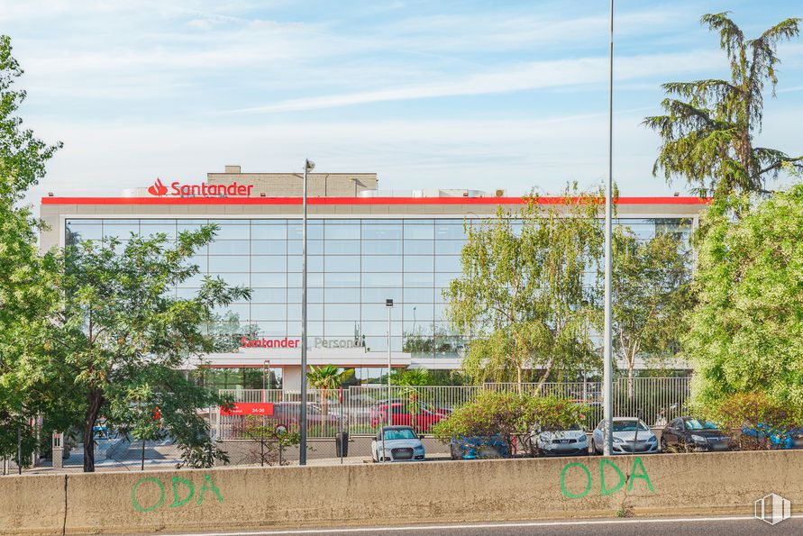 Oficina en alquiler en Calle Josefa Valcárcel, 34-36, San Blas - Canillejas, Madrid, 28027 con edificio, coche, planta, cielo, nube, rueda, árbol, casa, pared y diseño urbano alrededor