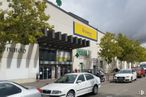 Retail for sale at C.C. Valdebernardo, Calle Bulevar de José Prat, 35, Vicálvaro, Madrid, 28032 with car, building, automotive parking light, wheel, vehicle, land vehicle, tire, sky, cloud and motor vehicle around