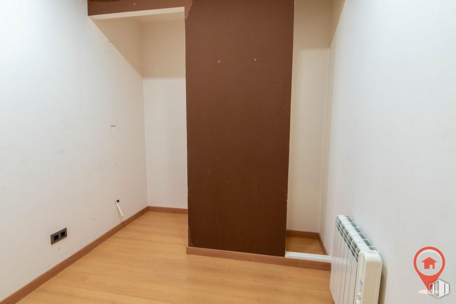 Local en alquiler y venta en Calle Ortega y Gasset, Cuenca, 16004 con madera, pavimentos, piso, tinte para madera, madera, accesorio, techo, suelo laminado, madera contrachapada y pasillo alrededor