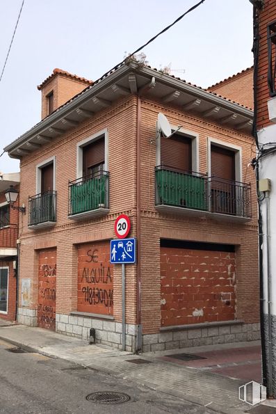 Local en alquiler en Calle Constitución, 9, Sevilla la Nueva, Madrid, 28609 con casa, propiedad, ventana, cielo, edificio, madera, barrio, superficie de la carretera, ladrillo y zona residencial alrededor