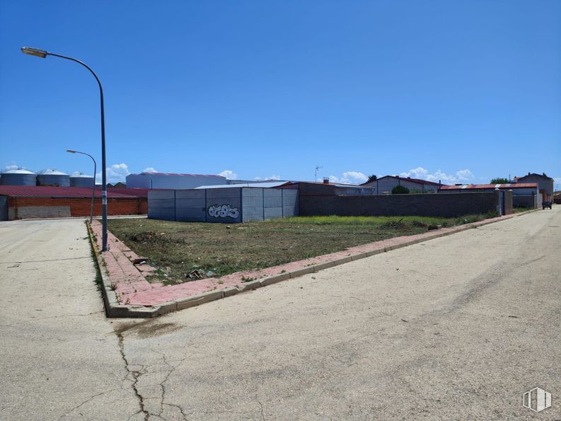 Suelo en venta en Zona industrial, Corral de Almaguer, Toledo, 45880 con luz de la calle, cielo, durante el día, superficie de la carretera, nube, lote de terreno, llano, asfalto, material compuesto y poste alrededor