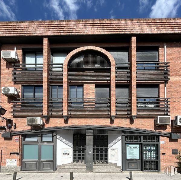 Nave en venta en Calle Aldebarán, Moncloa - Aravaca, Madrid, 28023 con ventana, casa, edificio, nube, propiedad, cielo, madera, diseño urbano, material de construcción y albañilería alrededor