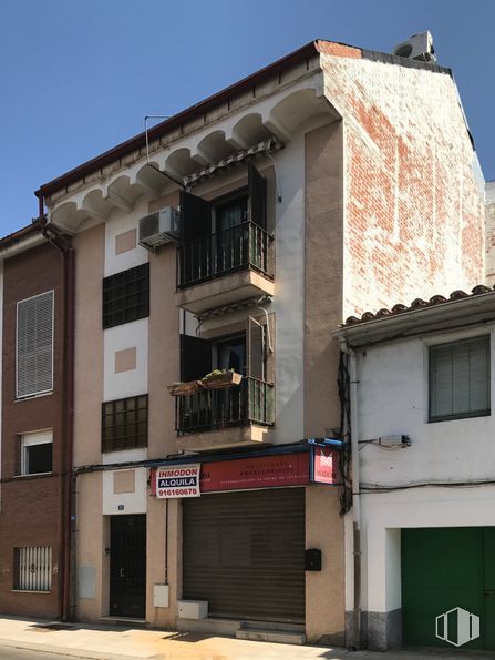 Local en alquiler en Calle Campo, 37, Villaviciosa de Odón, Madrid, 28670 con ventana, edificio, cielo, planta, diseño urbano, casa, puerta, fachada, edificio comercial y accesorio alrededor