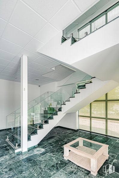 Nave en venta en Calle Palier, 12, Leganés, Madrid, 28917 con mesa de centro, edificio, rectángulo, accesorio, arquitectura, interiorismo, sombra, suelo, línea y suelos alrededor