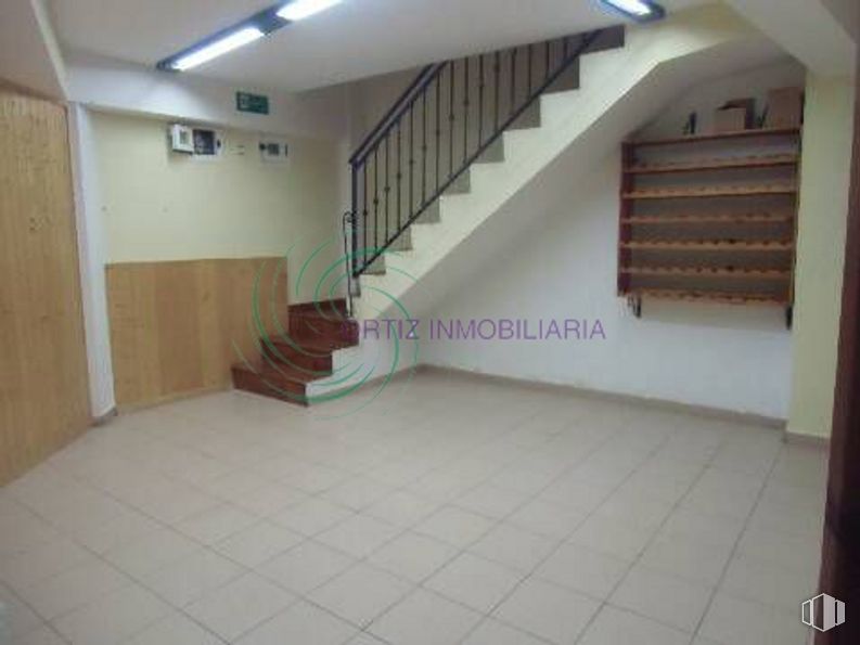 Retail for sale at Zona Puerta de Valencia, Cuenca, 16001 with light fixture, furniture, property, wood, interior design, flooring, floor, hall, stairs and wall around