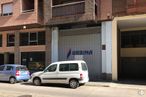 Local en alquiler y venta en Calle Cardenal Gil Albornoz, 18, Talavera de la Reina, Toledo, 45600 con coche, camioneta, ventana, luz de estacionamiento automotriz, rueda, vehículo terrestre, neumático, vehículo, propiedad y edificio alrededor