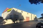 Industrial for sale at Calle Puerto de Somosierra, 26, Leganés, Madrid, 28914 with car, building, street light, sky, asphalt, road surface, tree, tire, automotive lighting and residential area around