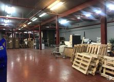 Industrial for sale & for rent at Zona Villaviciosa de Odón, Villaviciosa de Odón, Madrid, 28670 with lighting, wood, interior design, hall, flooring, floor, plant, hardwood, machine and engineering around