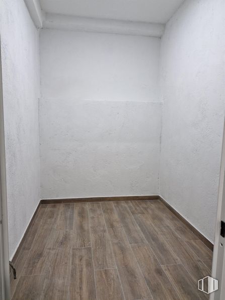 Local en alquiler en Calle Pedroñeras , Hortaleza, Madrid, 28043 con suelos, suelo, madera, suelos de madera, material compuesto, madera dura, gris, tablón, tinte para madera y suelo laminado alrededor