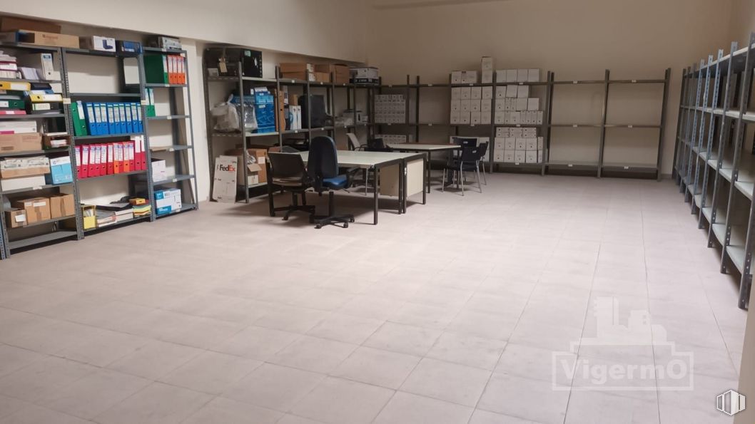 Industrial for rent at Calle Meridiano, Torrejón de Ardoz, Madrid, 28850 with bookcase, chair, furniture, shelving, flooring, shelf, floor, interior design, office equipment and desk around