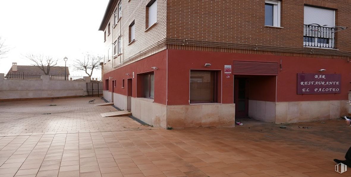 Local en venta en Calle Reverencia, Palazuelos de Eresma, Segovia, 40194 con ventana, casa, puerta, pared, fachada, barrio, arquitectura, material compuesto, asentamiento humano y ladrillo alrededor