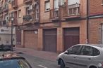 Retail for sale & for rent at Calle Guadalajara, 13, Móstoles, Madrid, 28938 with car, tire, door, automotive parking light, land vehicle, property, window, vehicle, wheel and automotive lighting around