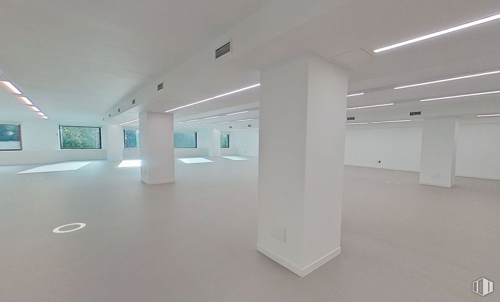 Oficina en alquiler en Paseo Castellana, 52, Salamanca, Madrid, 28046 con lámpara, alumbrado, arte, suelos, suelo, accesorio, hall, techo, vidrio y espacio alrededor