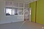 Retail for rent at Plaza José Antonio, Lominchar, Toledo, 45212 with hall, interior design, shade, wood, fixture, floor, flooring, wall, automotive exterior and house around