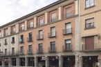 Retail for sale at Avenida Acueducto, Segovia, 40001 with window, building, brown, fixture, brickwork, urban design, condominium, brick, building material and residential area around