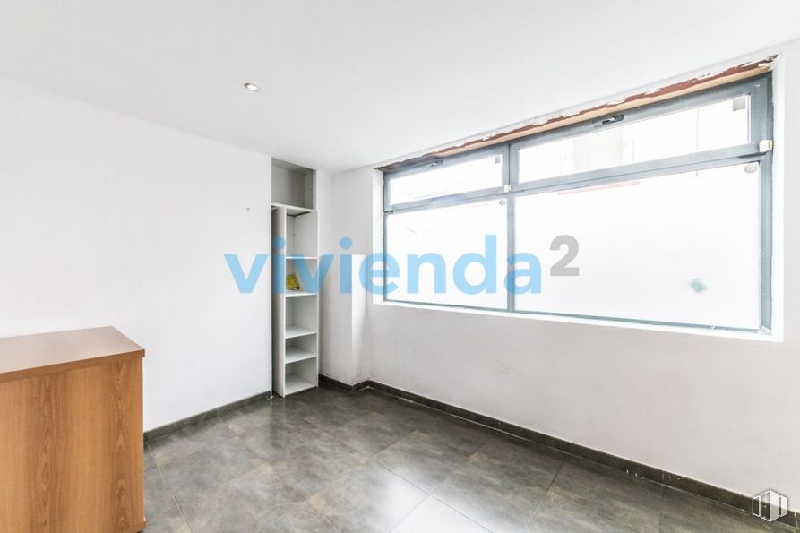 Local en venta en Calle Naranjo, Tetuán, Madrid, 28039 con ebanistería, ventana, accesorio, diseño de interiores, piso, suelo, pasillo, madera, rectángulo y edificio alrededor