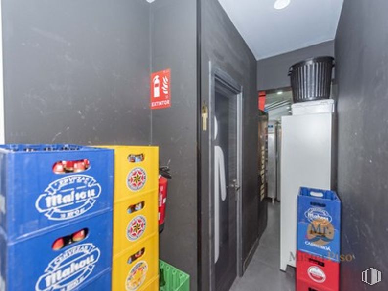 Local en venta en Vereda De Los Estudiantes, Leganés, Madrid, 28914 con accesorio, gas, edificio, máquina, puerta, suelos, publicidad, refrescos carbonatados, techo y habitación alrededor