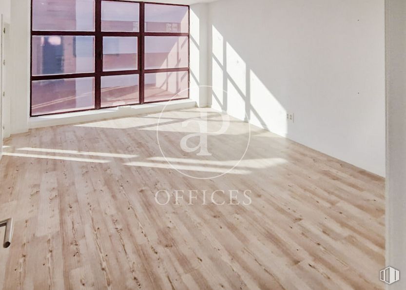 Oficina en alquiler en Calle Miguel Yuste, San Blas - Canillejas, Madrid, 28037 con ventana, rectángulo, madera, accesorio, suelo, suelos, beige, material de construcción, tinte para madera y material compuesto alrededor