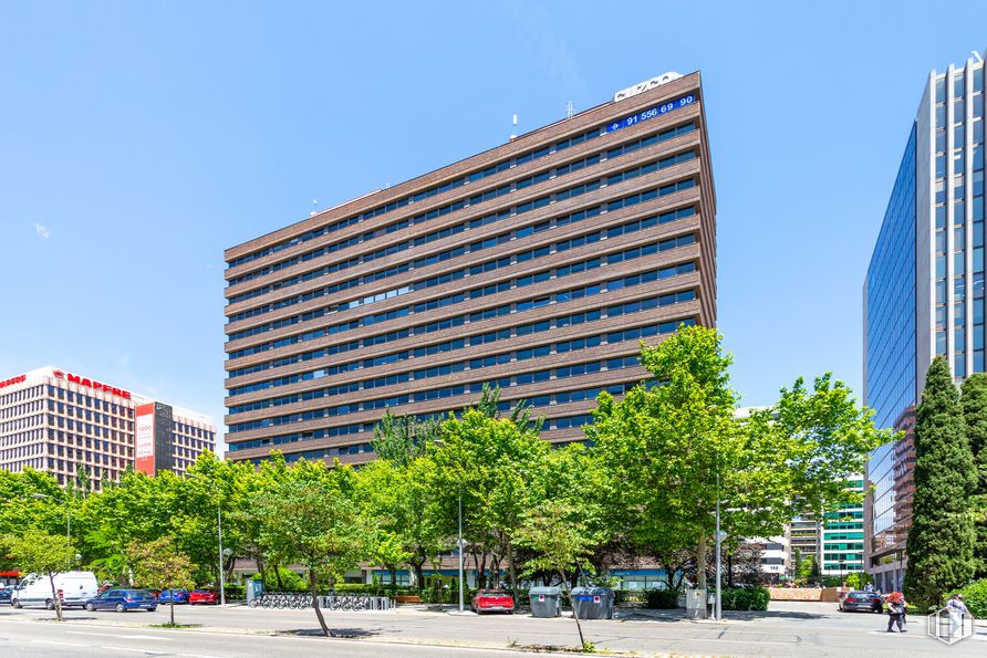 Oficina en alquiler en Edificio Cuzco III, Paseo Castellana, 135, Tetuán, Madrid, 28046 con edificio, cielo, día, propiedad, rascacielos, diseño urbano, arquitectura, bloque de torres, condominio y barrio alrededor