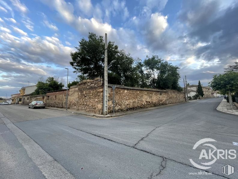 Land for sale at Calle Calvario, Nambroca, Toledo, 45190 with cloud, sky, plant, tree, road surface, asphalt, land lot, tar, thoroughfare and sidewalk around