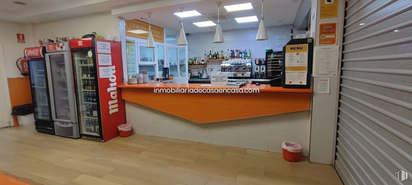 Local en venta en C. C. El Val, Avenida Castilla, 6, Alcalá de Henares, Madrid, 28804 con suelos, interiorismo, suelo, techo, restaurante, limpieza, restaurante de comida rápida y transparencia alrededor