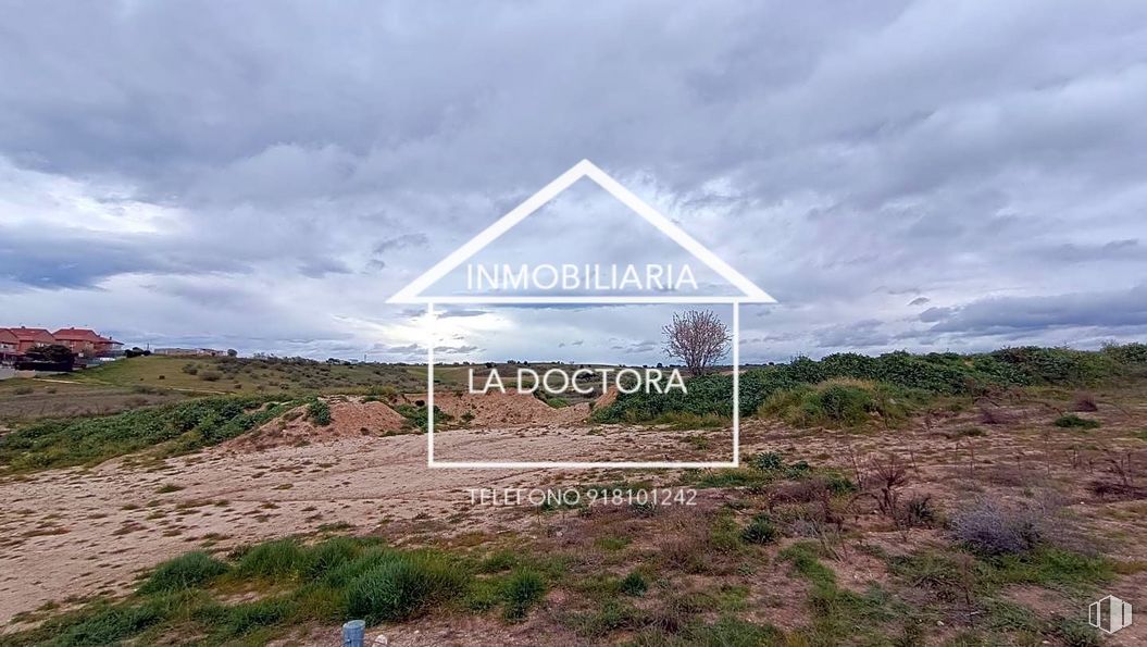 Suelo en venta en Calle Julio Álvarez, Villanueva de Perales, Madrid, 28609 con nube, planta, cielo, lote de terreno, paisaje natural, hierba, sombra, pradera, paisaje y cúmulo alrededor