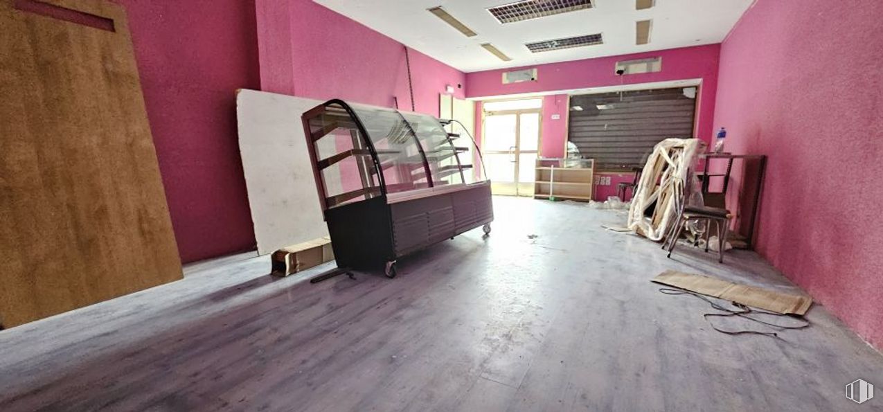 Retail for rent at Calle Retamosillo, 5, Toledo, 45007 with building, wood, flooring, house, floor, hall, hardwood, tints and shades, wood stain and varnish around