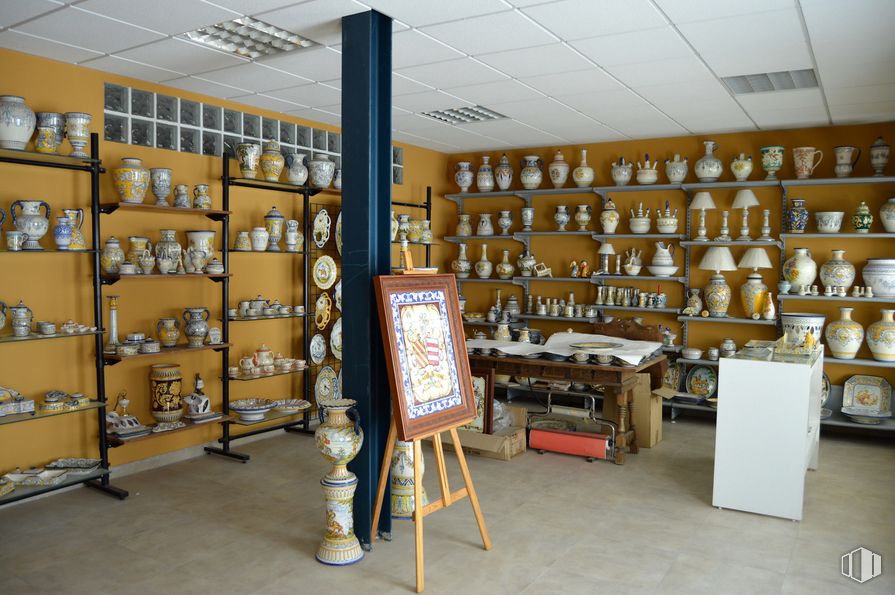 Industrial for sale at Calle Severo Ochoa, 90, Talavera de la Reina, Toledo, 45614 with table, furniture, shelving, building, wood, shelf, eyewear, floor, flooring and retail around