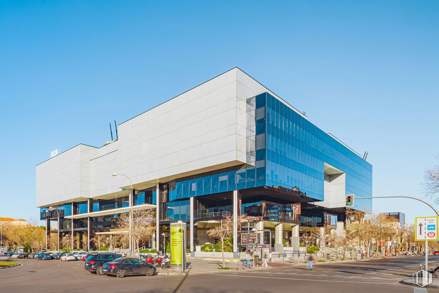 Local en alquiler en Edificio Mar de Cristal, Calle Arequipa, 1, Hortaleza, Madrid, 28043 con edificio, cielo, sombra, diseño urbano, árbol, casa, fachada, edificio comercial, ciudad y asfalto alrededor