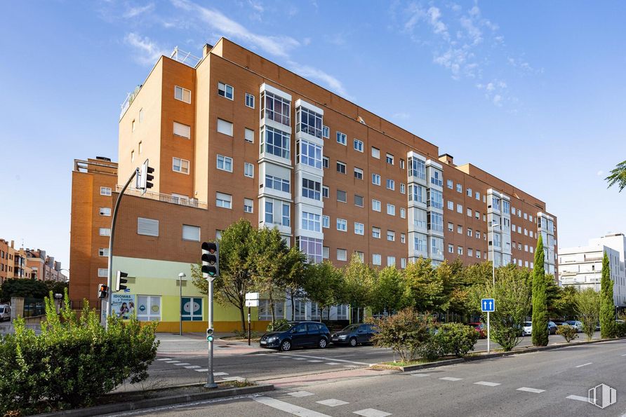 Nave en venta en Calle Sitio del Escorial, 4, Carabanchel, Madrid, 28054 con edificio, planta, cielo, nube, propiedad, día, ventana, árbol, bloque de torre y diseño urbano alrededor