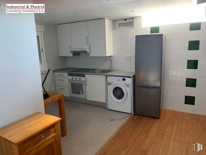 Industrial for sale at Polígono Industrial Coto Cisneros, Arganda del Rey, Madrid, 28500 with refrigerator, table, cabinetry, washing machine, cupboard, home appliance, property, kitchen appliance, interior design and kitchen stove around