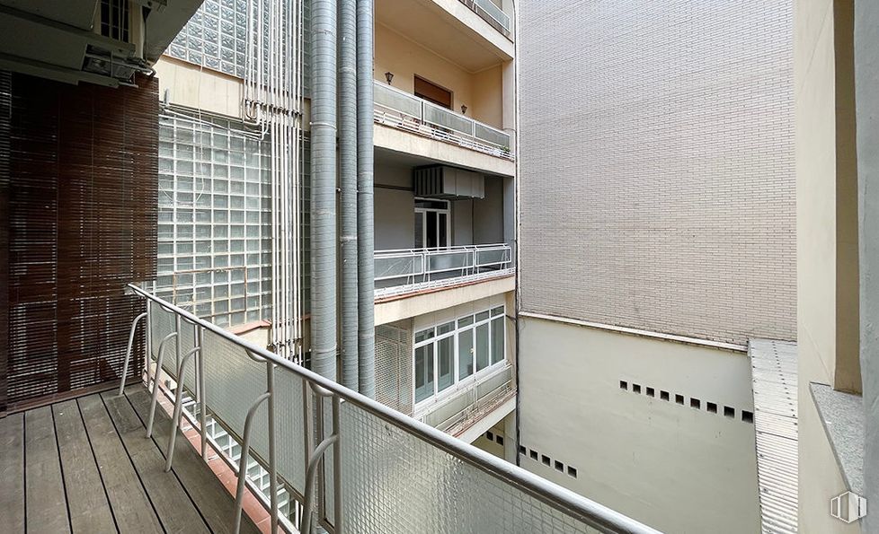 Oficina en alquiler en Calle Príncipe de Vergara, Salamanca, Madrid, 28001 con ventana, edificio, madera, suelo, diseño urbano, material compuesto, condominio, suelos, fachada y vidrio alrededor