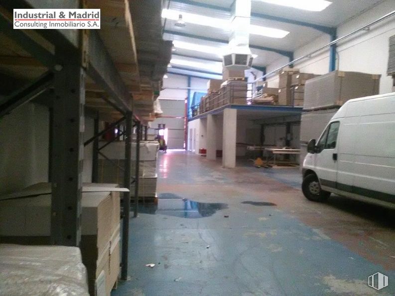 Industrial for sale at Calle Dublín, 5, Torres de la Alameda, Madrid, 28813 with van, tire, wheel, automotive parking light, vehicle, automotive lighting, motor vehicle, light commercial vehicle, building and gas around