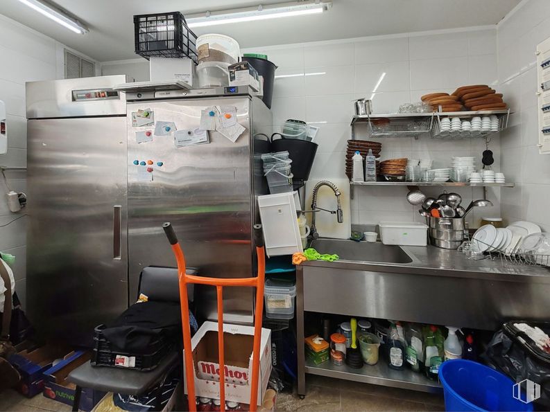 Local en alquiler en Avenida Ferrocarril, Arganda del Rey, Madrid, 28500 con refrigerador, diseño automovilístico, ingeniería, gas, máquina, servicio, estantería, taller de herramientas, cocina y aparato de cocina alrededor