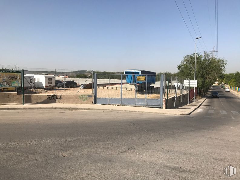 Suelo en alquiler en Calle Aragón, 2, Mejorada del Campo, Madrid, 28840 con cielo, vehículo, superficie de carretera, asfalto, línea eléctrica aérea, vehículo motorizado, sombra, gas, árbol y paisaje alrededor