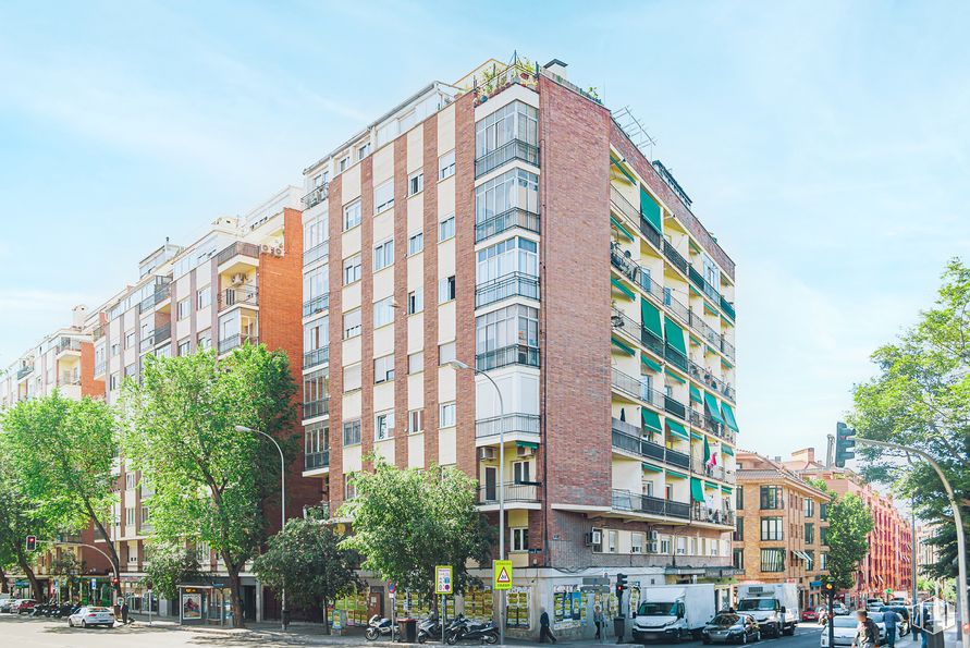 Local en venta en Calle Gasómetro, Arganzuela, Madrid, 28005 con edificio, cielo, nube, propiedad, neumático, rueda, ventana, planta, árbol y luz de la calle alrededor