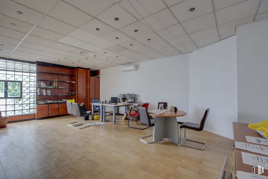 Nave en venta en Calle Alfarería, 8, Móstoles, Madrid, 28933 con silla, mesa, ventana, madera, suelo, piso, edificio, pasillo, bienes raíces y madera alrededor