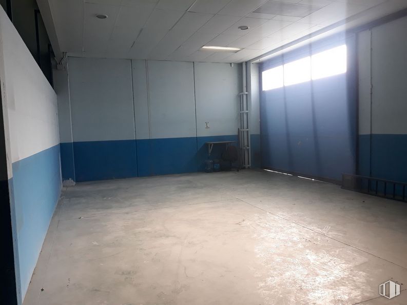 Industrial for sale & for rent at Calle Electrodo, Rivas-Vaciamadrid, Madrid, 28529 with building, hall, flooring, floor, door, fixture, wall, wood, ceiling and concrete around