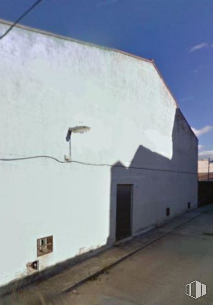 Industrial for sale at Calle Tahona Vieja, Alameda de la Sagra, Toledo, 45240 with house, sky, building, cloud, shade, wood, slope, facade, roof and asphalt around