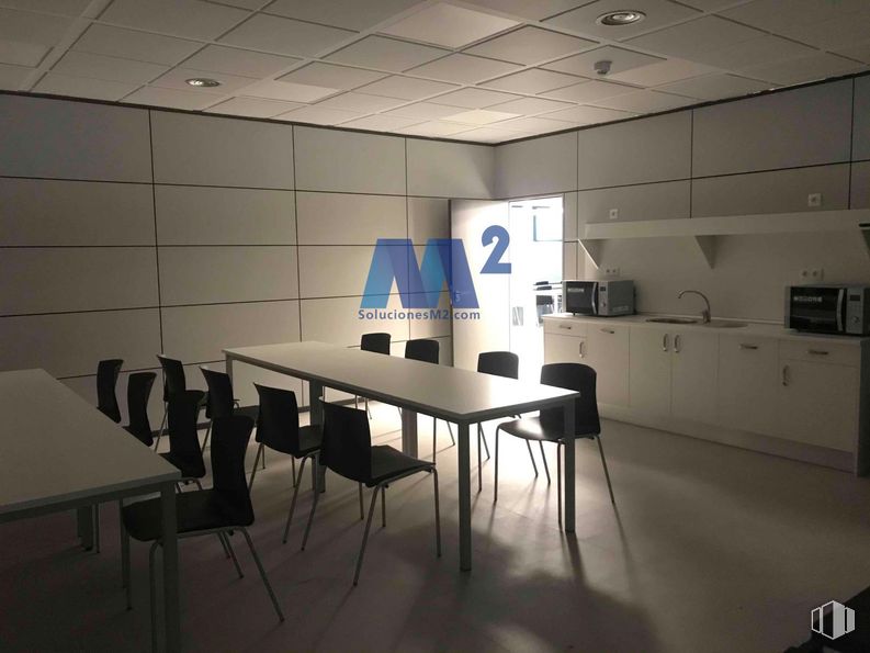 Office for rent at Parque empresarial La Moraleja, Alcobendas, Madrid, 28108 with chair, table, cabinetry, kitchen & dining room table, desk, furniture, interior design, flooring, floor and ceiling around