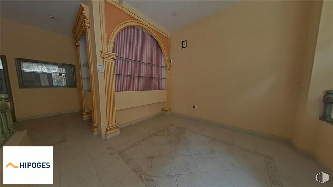 Local en venta en Travesía Colombia, Toledo, 45004 con ventana, puerta, accesorio, madera, suelo, interiorismo, suelos, edificio, hall y casa alrededor