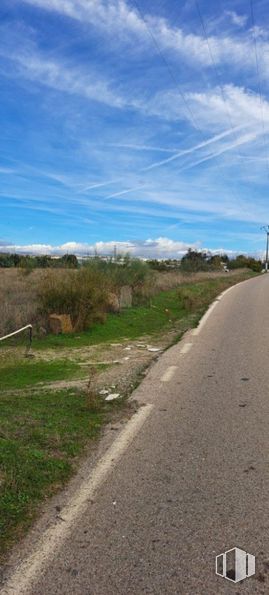 Land for sale at Camino Pajarillas, Móstoles, Madrid, 28935 with plant, sky, blue, daytime, cloud, road, road surface, horizon, asphalt and landscape around