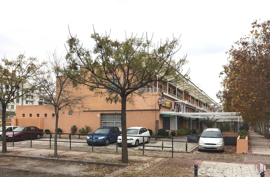 Local en venta en Calle Lisboa, 8, Torrejón de Ardoz, Madrid, 28850 con coche, edificio, ventana, rueda, vehículo terrestre, cielo, neumático, planta, vehículo y nube alrededor