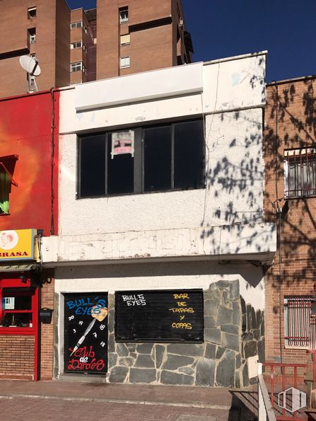 Local en venta en Calle Nuestra Señora de la Luz, 118, La Latina, Madrid, 28047 con edificio, propiedad, ventana, cielo, pared, diseño urbano, barrio, fachada, asfalto y gas alrededor