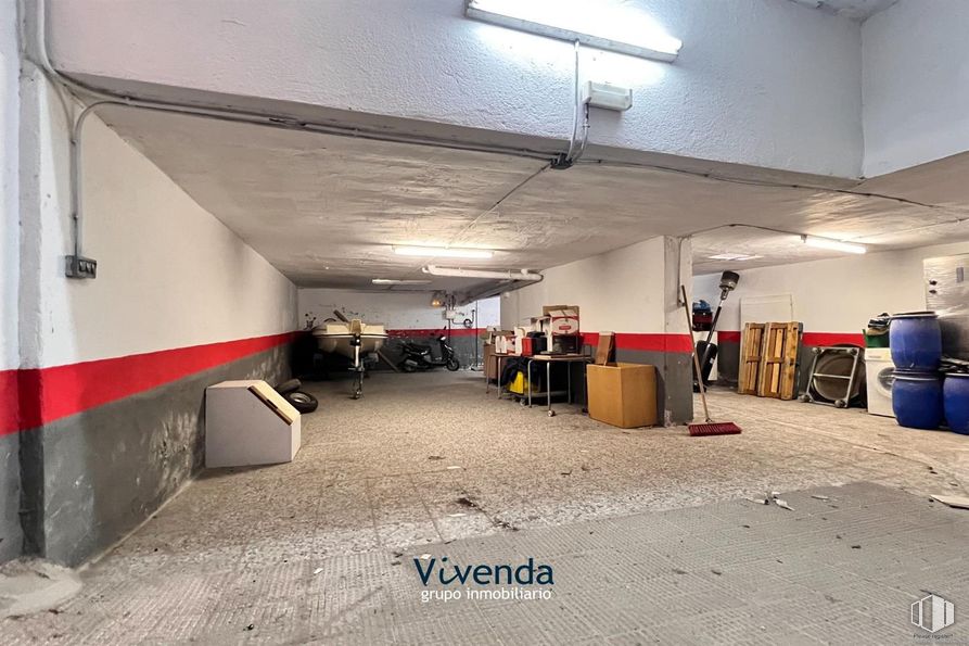 Local en venta en Zona Villaverde Alto, Villaverde, Madrid, 28021 con lámpara, suelo, suelos, hormigón, aparcamiento, aparcamiento, sótano y luces traseras y de freno alrededor