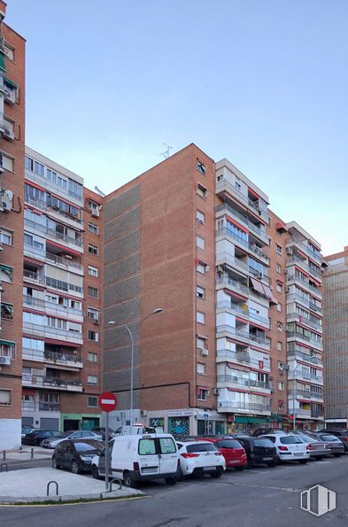 Local en alquiler en Calle Claudio Sánchez Albornoz S/N, Alcorcón, Madrid, 28922 con camioneta, edificio, coche, cielo, rueda, propiedad, ventana, vehículo, infraestructura y neumático alrededor