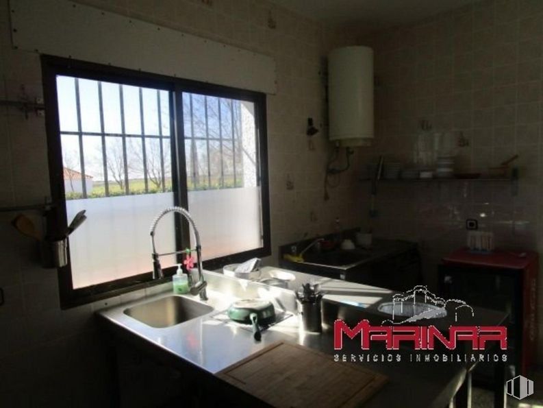 Local en venta en Zona Nuevo Borox, Borox, Toledo, 45222 con ventana, grifo, encimera, fregadero, fregadero, ebanistería, propiedad, edificio, accesorios de fontanería y cocina alrededor