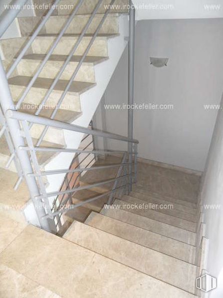 Office for sale & for rent at Zona Adelfas-Retiro, Retiro, Madrid, 28007 with property, wood, stairs, building, floor, flooring, composite material, fixture, hardwood and handrail around