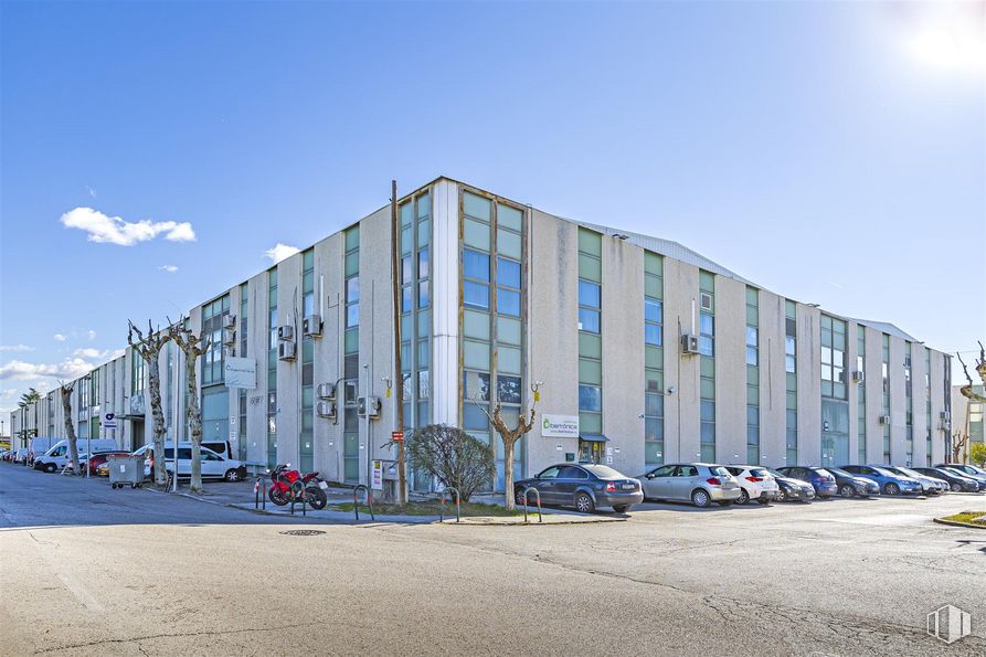 Oficina en venta en Avenida Marconi, Villaverde, Madrid, 28041 con coche, edificio, cielo, vehículo terrestre, nube, rueda, vehículo, diseño urbano, asfalto y superficie de la carretera alrededor