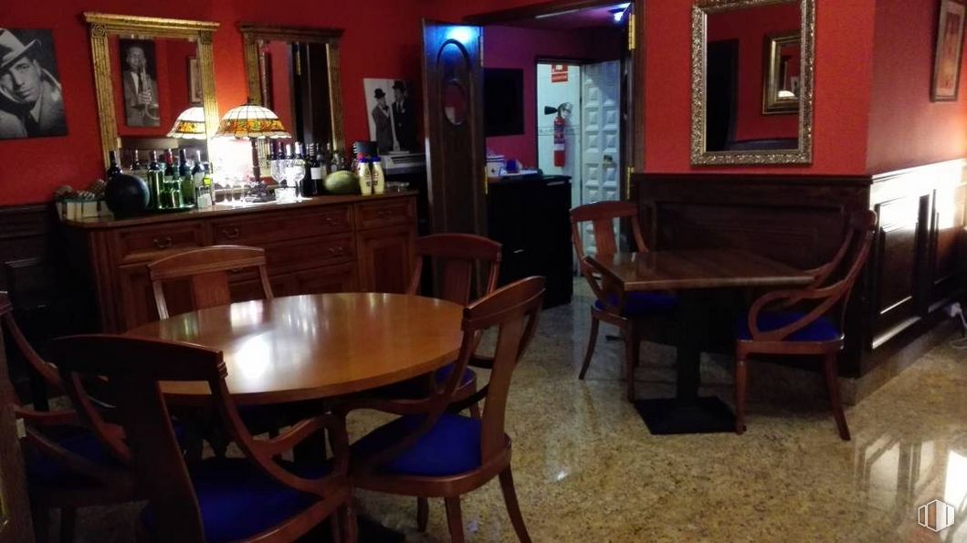 Retail for sale at Avenida Olímpica, Móstoles, Madrid, 28935 with chair, table, mirror, furniture, picture frame, wood, interior design, lighting, houseplant and hardwood around